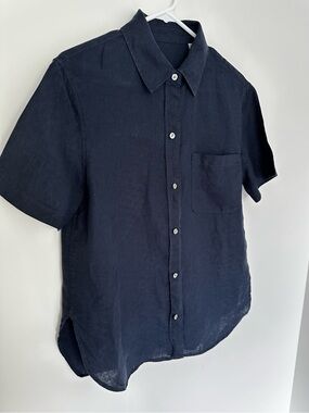 Vince. Men’s navy blue linen short sleeve button up
